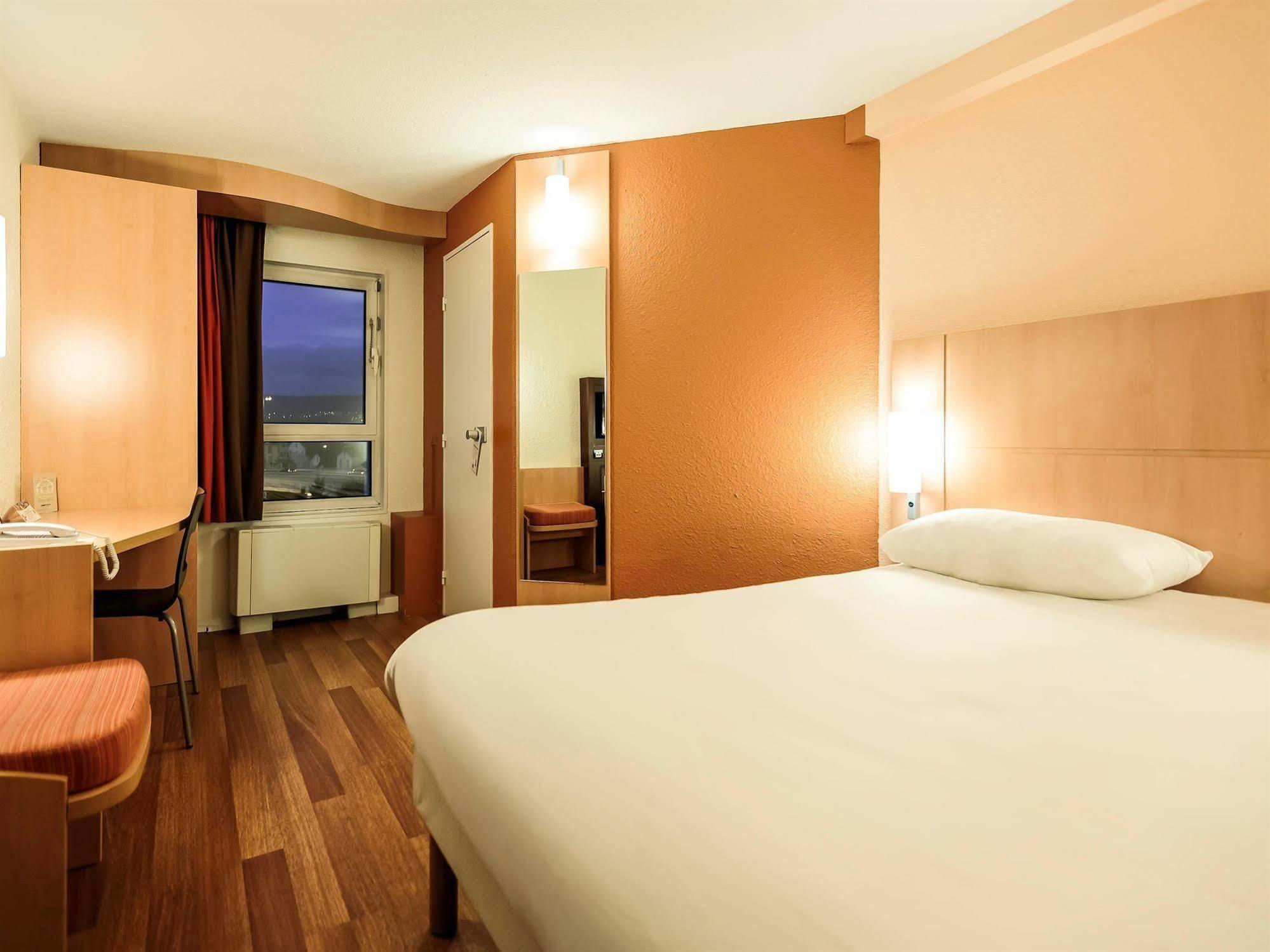 Ibis Clermont Ferrand Sud Herbet מראה חיצוני תמונה